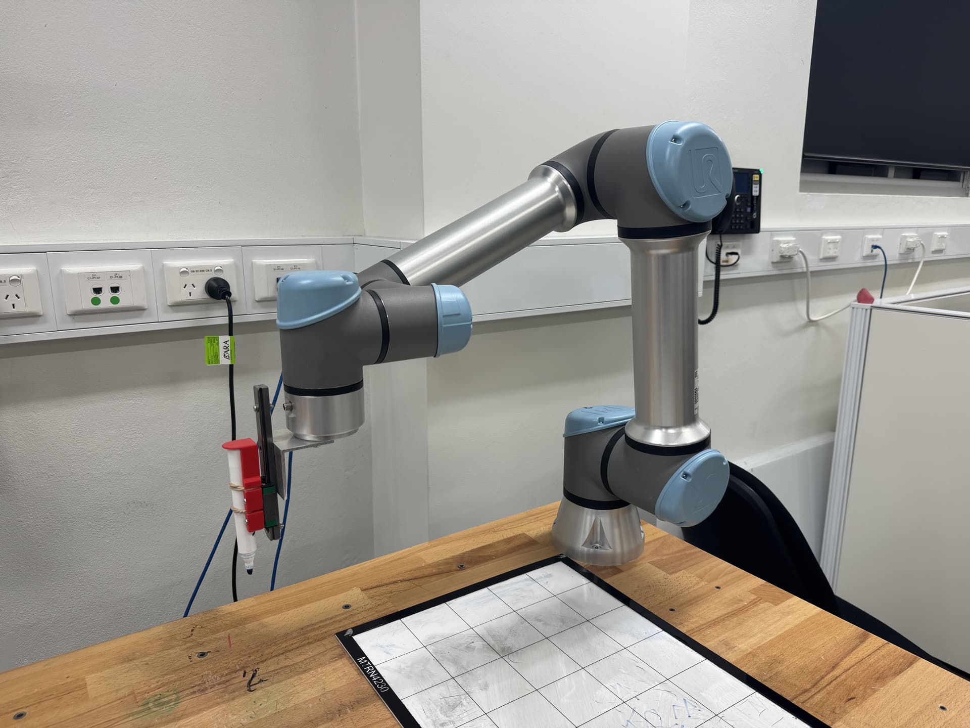 UR5e Robotic Writing System